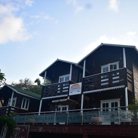 אליבג Coastal Bay Inn מראה חיצוני תמונה