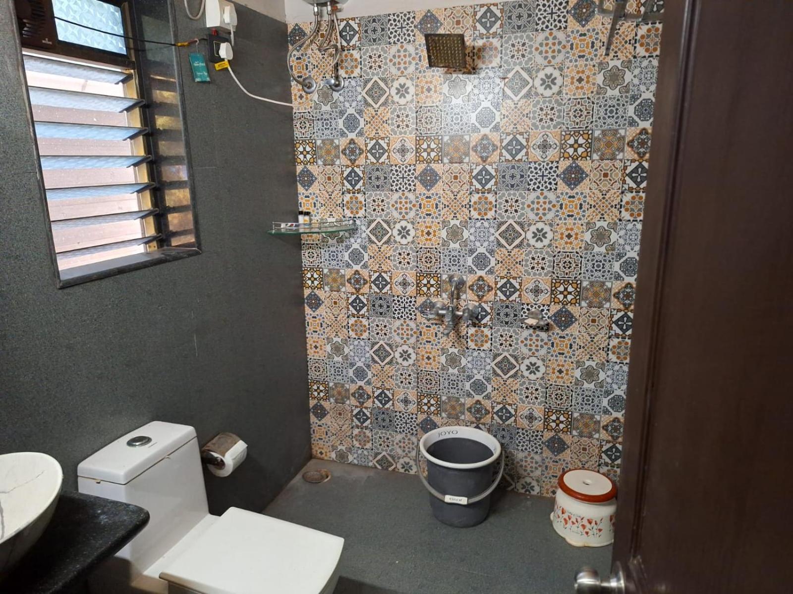 אליבג Coastal Bay Inn מראה חיצוני תמונה