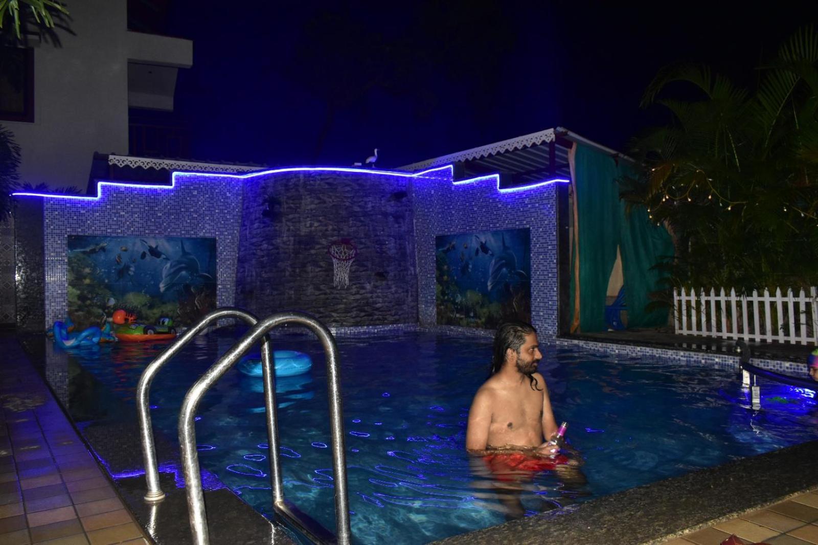 אליבג Coastal Bay Inn מראה חיצוני תמונה