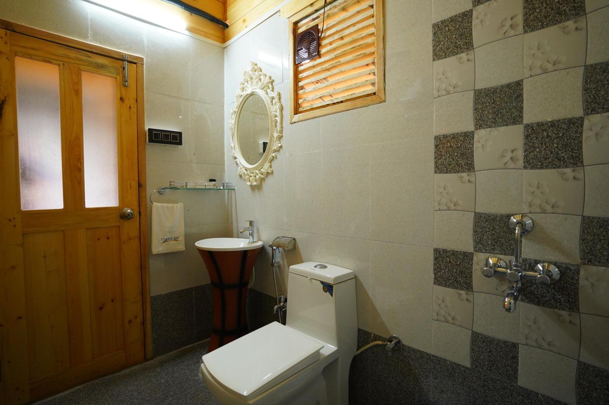 אליבג Coastal Bay Inn מראה חיצוני תמונה