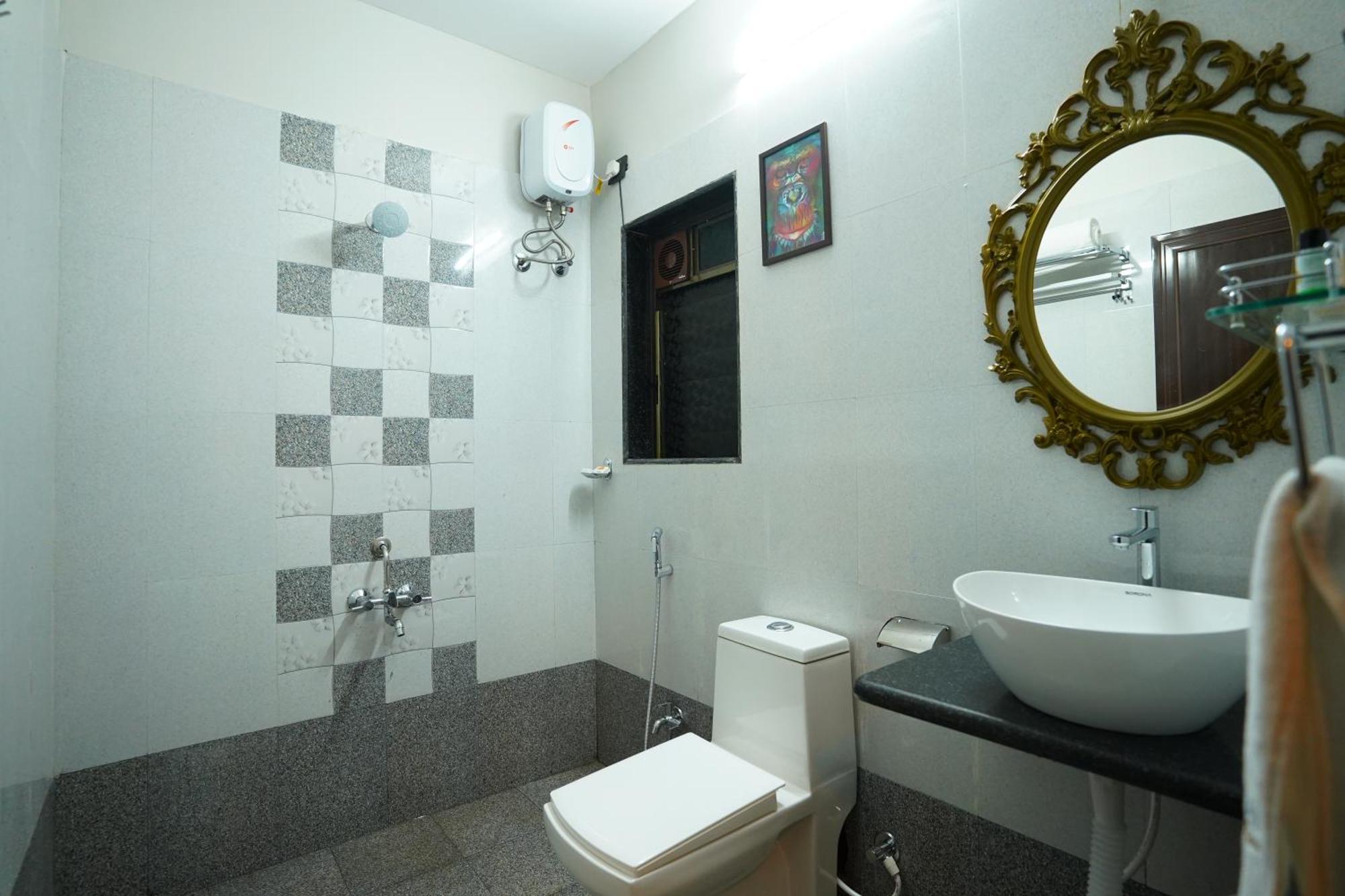אליבג Coastal Bay Inn מראה חיצוני תמונה