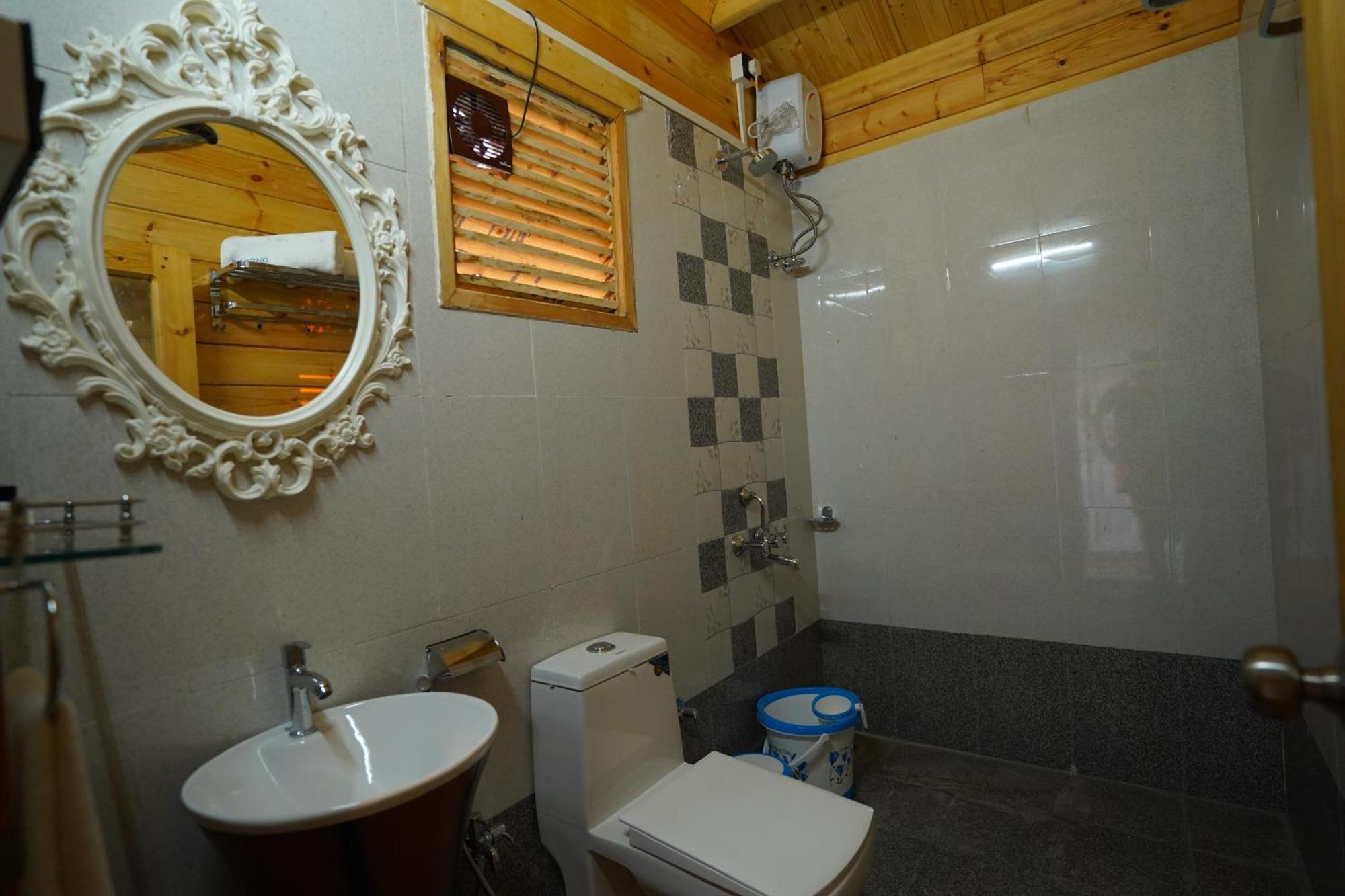 אליבג Coastal Bay Inn מראה חיצוני תמונה
