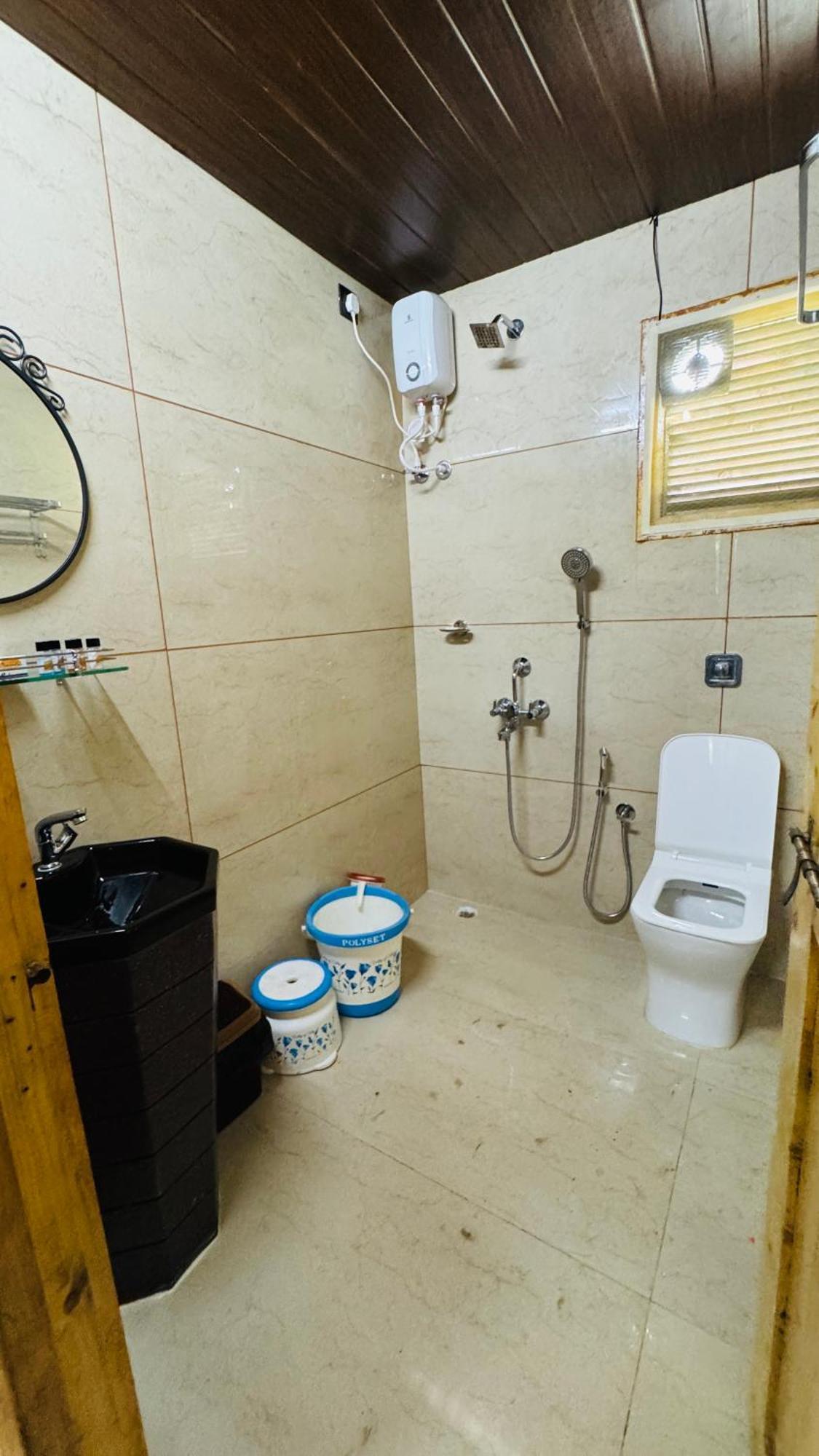 אליבג Coastal Bay Inn מראה חיצוני תמונה