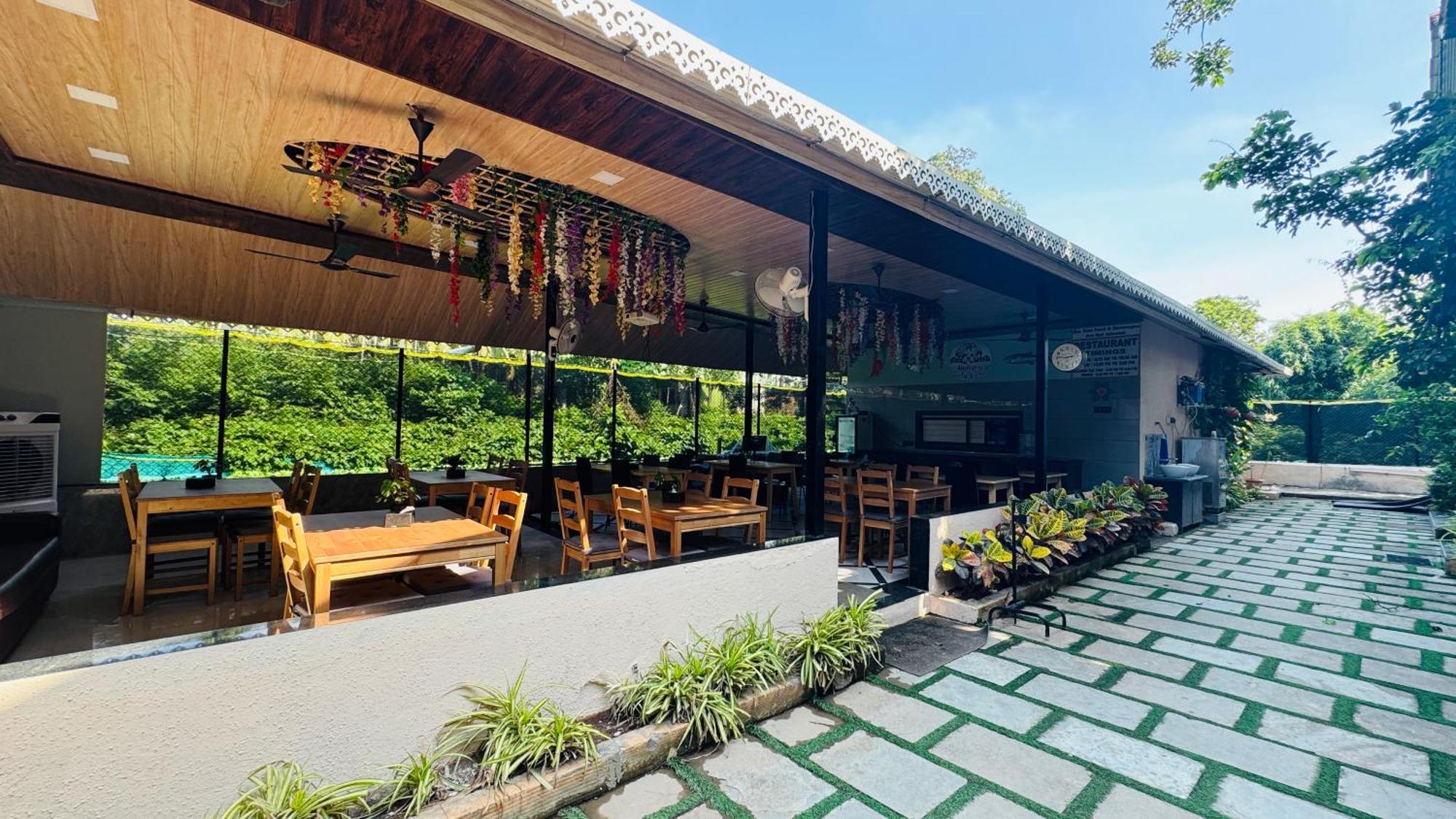 אליבג Coastal Bay Inn מראה חיצוני תמונה