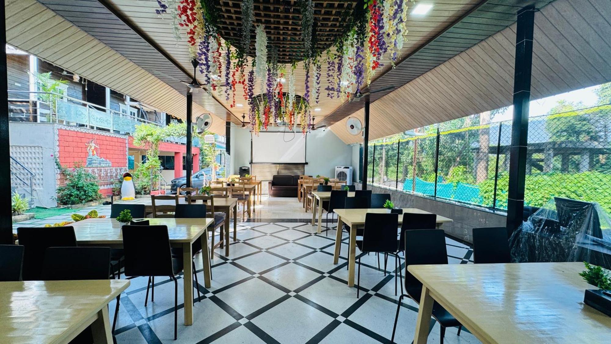 אליבג Coastal Bay Inn מראה חיצוני תמונה
