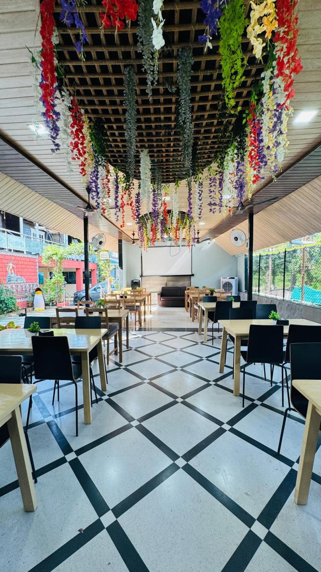 אליבג Coastal Bay Inn מראה חיצוני תמונה