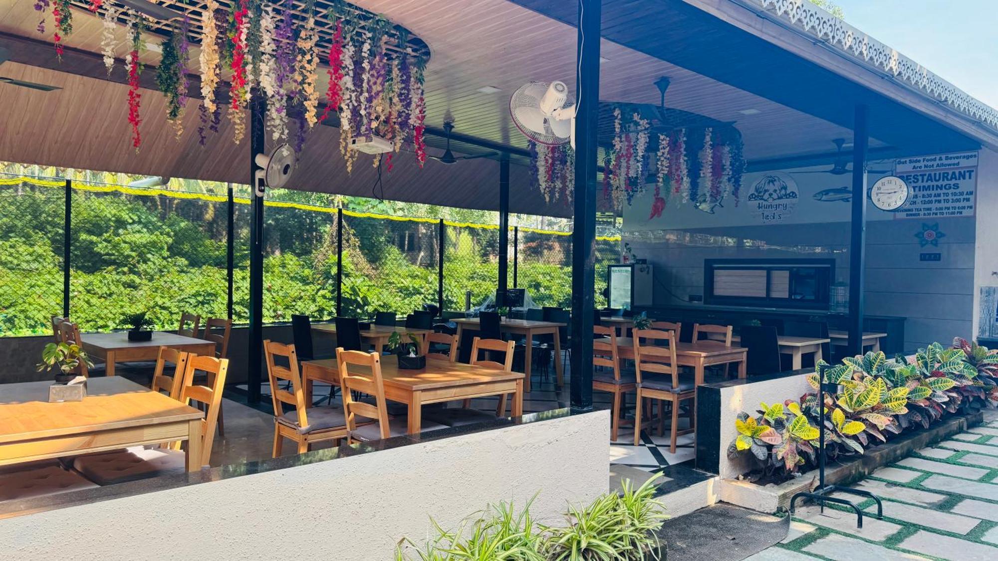 אליבג Coastal Bay Inn מראה חיצוני תמונה